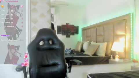 Snapshot of _shirleyy_ chatting on 05.20.26 Shirley online show from 05.20.26
