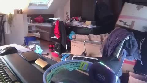 _smiley_bear27 online show from 12.15.25