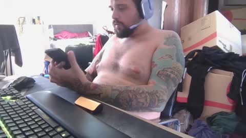 _smiley_bear27 online show from 12.22.25