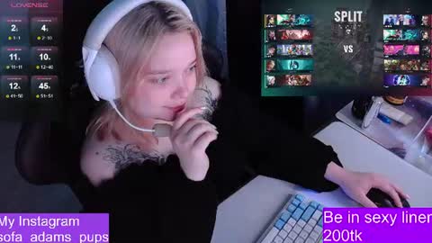Snapshot of _sofia_adam_ chatting on 06.12.26 pups online show from 06.12.26
