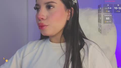 Snapshot of _sofiaa__ chatting on 12.01.25 online show from 12.01.25