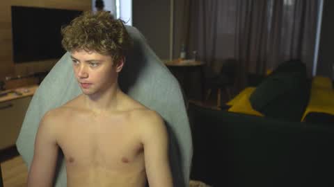 Snapshot of _sopranos_ chatting on 10.26.25 OLIVERpvt is open online show from 10.26.25