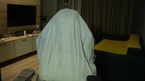 OLIVERpvt is open online show from 02.16.26