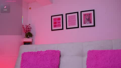 Snapshot of _sweet_vict0ria1 chatting on 05.17.26 0900 p.m a 0500 a.m Colombia time UTC -5 online show from 05.17.26