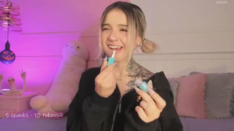 _tammarra_ online show from 10.08.25