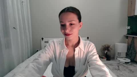 Mia online show from 11.30.25