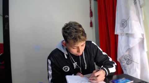 Snapshot of _thomas_hot_ chatting on 01.03.25 Thomas online show from 01.03.25