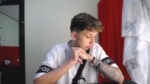 Snapshot of _thomas_hot_ chatting on 01.07.25 Thomas online show from 01.07.25