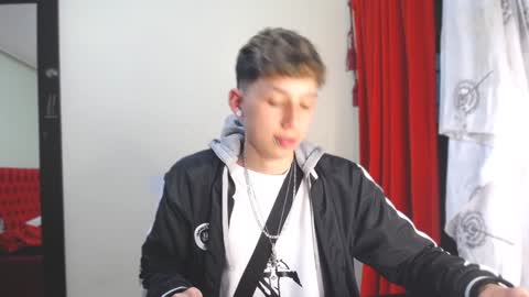 Snapshot of _thomas_hot_ chatting on 01.08.25 Thomas online show from 01.08.25