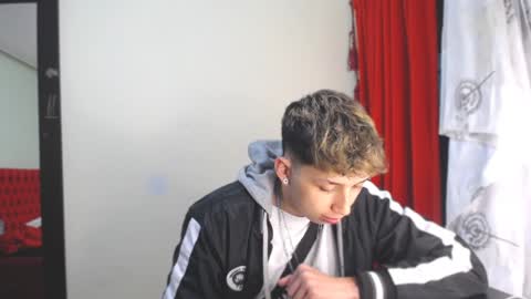 Snapshot of _thomas_hot_ chatting on 01.08.25 Thomas online show from 01.08.25