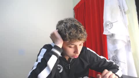 Snapshot of _thomas_hot_ chatting on 01.20.25 Thomas online show from 01.20.25