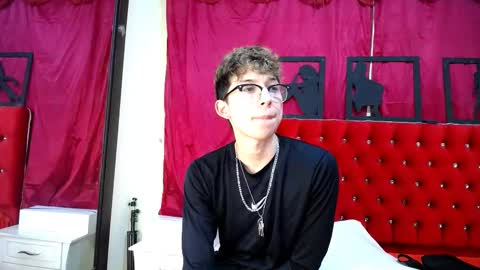 Snapshot of _thomas_hot_ chatting on 02.16.25 Thomas online show from 02.16.25