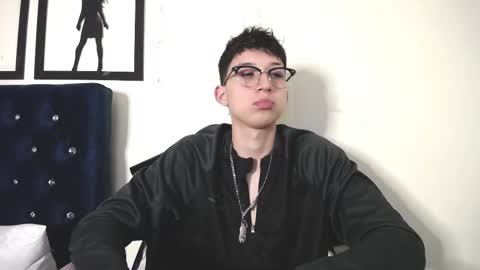 Snapshot of _thomas_hot_ chatting on 09.12.25 Thomas online show from 09.12.25