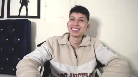 Snapshot of _thomas_hot_ chatting on 09.18.25 Thomas online show from 09.18.25