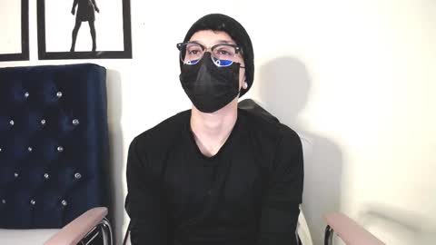 Snapshot of _thomas_hot_ chatting on 10.02.25 Thomas online show from 10.02.25