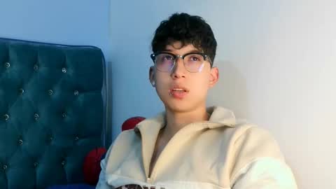 Snapshot of _thomas_hot_ chatting on 02.25.26 Thomas online show from 02.25.26