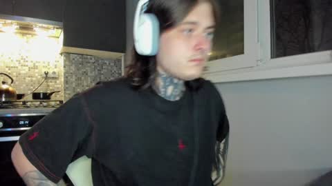 Snapshot of _torfin_ chatting on 12.01.24 _torfin_ online show from 12.01.24