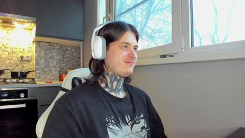 Snapshot of _torfin_ chatting on 12.10.24 _torfin_ online show from 12.10.24