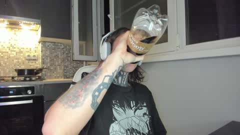 Snapshot of _torfin_ chatting on 12.13.24 _torfin_ online show from 12.13.24