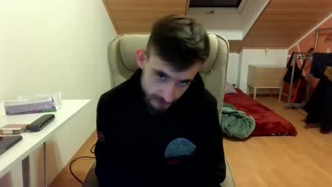 Snapshot of _v_l_a_d_ chatting on 02.10.25 Vlad online show from 02.10.25