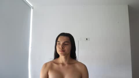 Snapshot of _vahos chatting on 01.11.25 Anastasia Vahos online show from 01.11.25