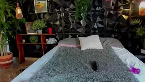 Snapshot of _valentina_69 chatting on 10.16.25 _valentina_69 online show from 10.16.25