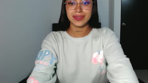 Snapshot of _valentinax_ chatting on 02.04.26 Vale online show from 02.04.26