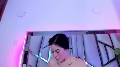 _valeria_saenz_ online show from 10.06.25