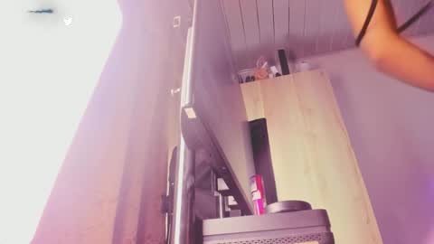 Snapshot of _valeriaa chatting on 10.02.25 online show from 10.02.25