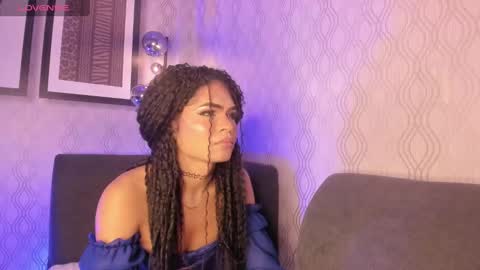 Snapshot of _vennuss_ chatting on 01.08.25 Venus online show from 01.08.25