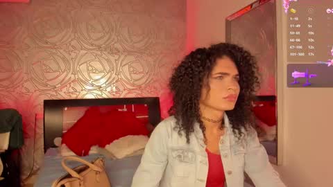 Snapshot of _vennuss_ chatting on 03.12.25 Venus online show from 03.12.25