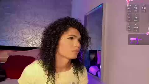 Snapshot of _vennuss_ chatting on 09.12.25 Venus online show from 09.12.25