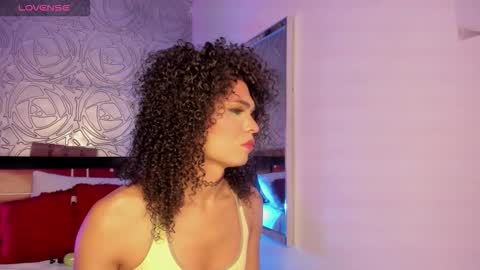 Snapshot of _vennuss_ chatting on 09.21.25 Venus online show from 09.21.25