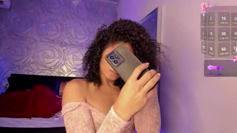 Snapshot of _vennuss_ chatting on 11.27.25 Venus online show from 11.27.25