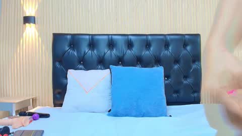 Veronica  online show from 04.20.26