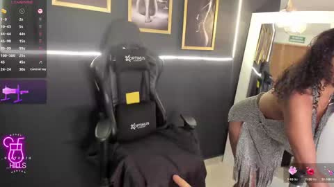 Snapshot of _victoria_hills chatting on 01.30.25 Victoria online show from 01.30.25