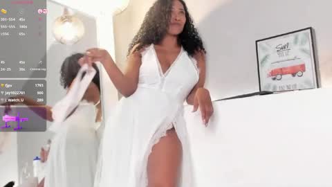 Snapshot of _victoria_hills chatting on 02.24.25 Victoria online show from 02.24.25