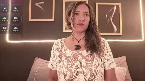 Snapshot of _victoria_hills chatting on 10.14.25 Victoria online show from 10.14.25