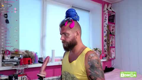 Snapshot of _wayan_ chatting on 10.23.25 Wayan online show from 10.23.25