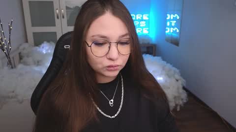 Snapshot of _wendy_evans_ chatting on 12.17.24 Wendy online show from 12.17.24