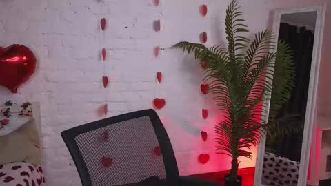 Snapshot of _wendy_evans_ chatting on 02.08.25 Wendy online show from 02.08.25