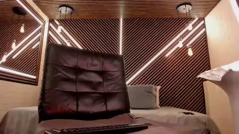  white fox  online show from 02.20.25