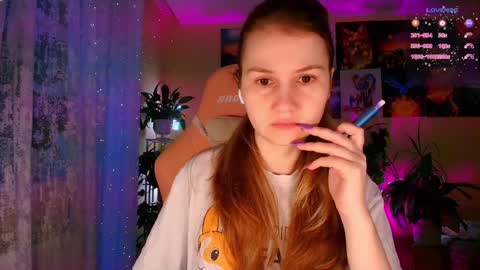 Snapshot of _witch__ chatting on 11.30.25 Enni online show from 11.30.25