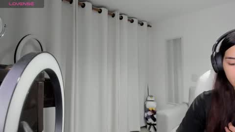 Snapshot of _wtdreamgirl chatting on 02.26.26 Luisa online show from 02.26.26