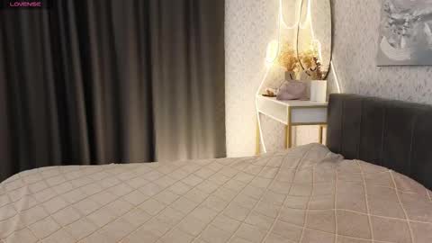 Snapshot of _your_sweetdream chatting on 10.11.25 Jasmine online show from 10.11.25