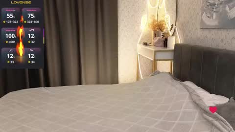 Snapshot of _your_sweetdream chatting on 10.17.25 Jasmine online show from 10.17.25