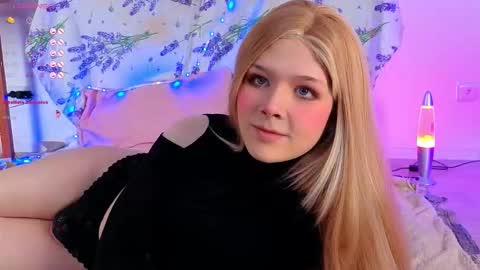 Snapshot of _yourfoxy_ chatting on 11.21.25 LITTLE FOX online show from 11.21.25