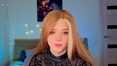 Snapshot of _yourfoxy_ chatting on 01.19.26 LITTLE FOX online show from 01.19.26