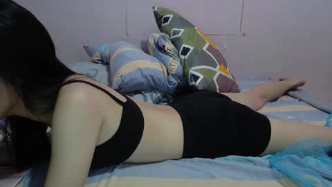 Snapshot of _yourmyonlyb_22 chatting on 10.01.25 cherry online show from 10.01.25