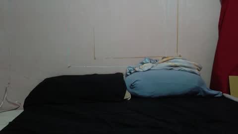 Snapshot of _yourmyonlyb_22 chatting on 11.23.25 cherry online show from 11.23.25